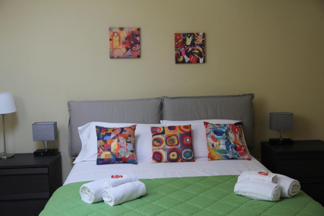 Holiday In Home Suite Archimede كاتانيا المظهر الخارجي الصورة